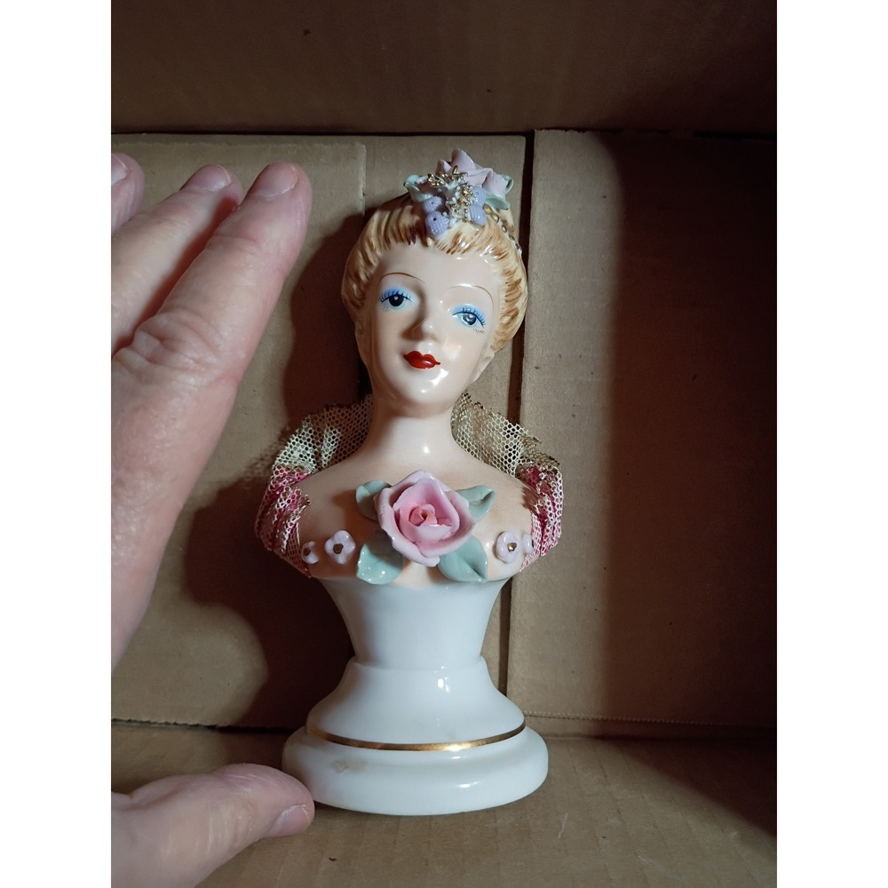 Vtg 40s-50s Occupied Japan Porcelain Lady Bust Figure Lace Trim Pink Rose Floral